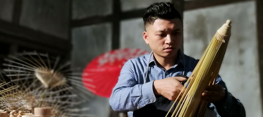 中國傳統(tǒng)油紙傘制作技術代表性傳人畢原紳
